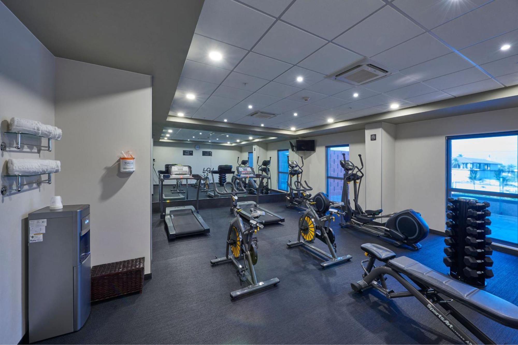 City Express Plus By Marriott بويرتو فالارتا المظهر الخارجي الصورة