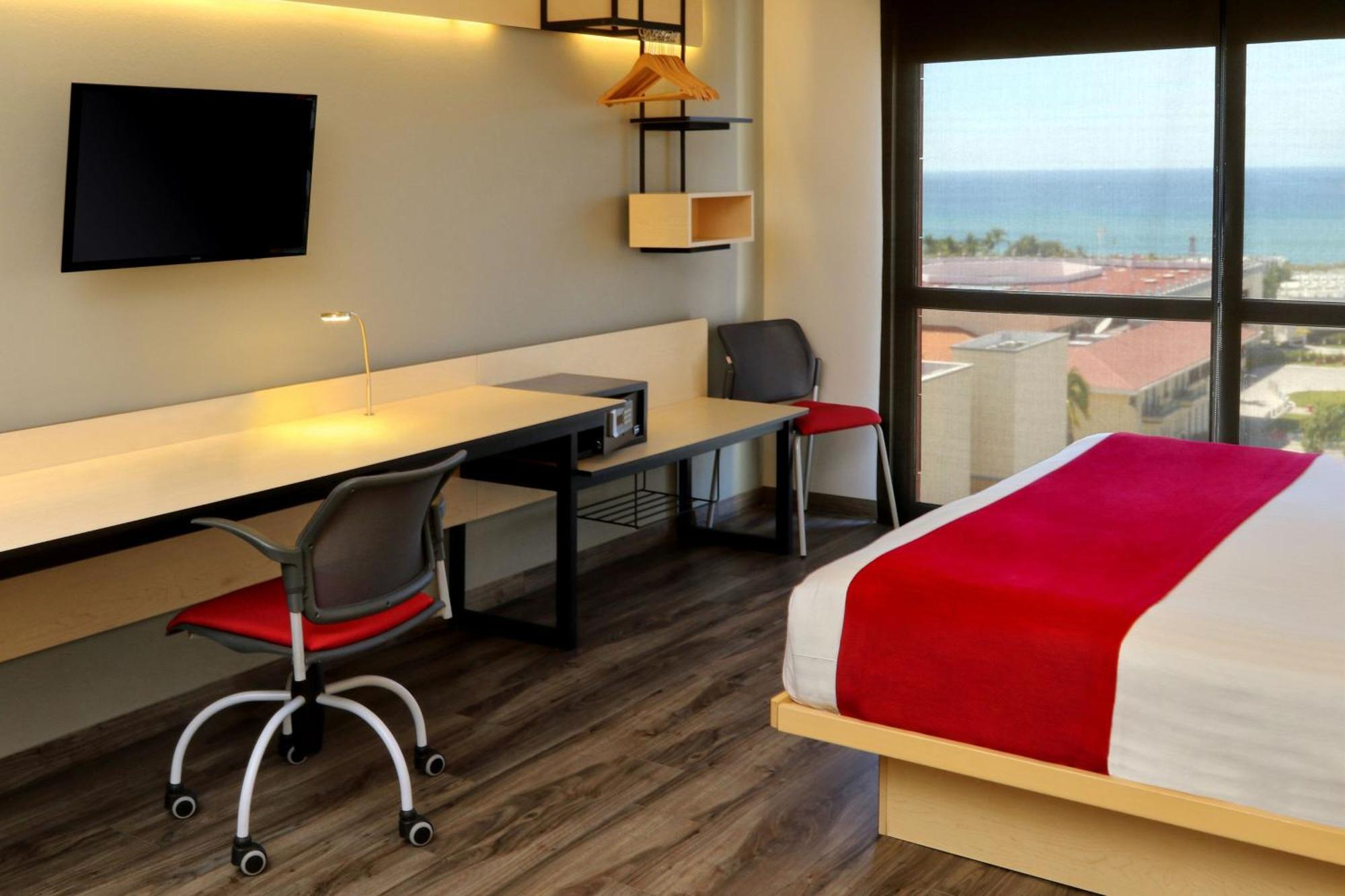 City Express Plus By Marriott بويرتو فالارتا المظهر الخارجي الصورة